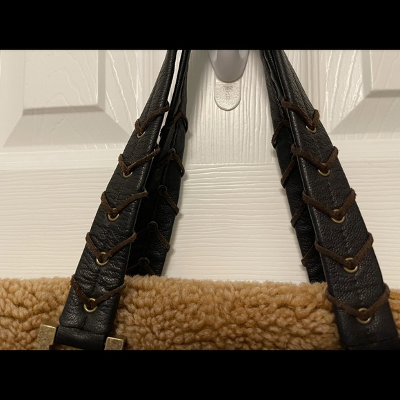UGG Bag - Picture 4 of 14